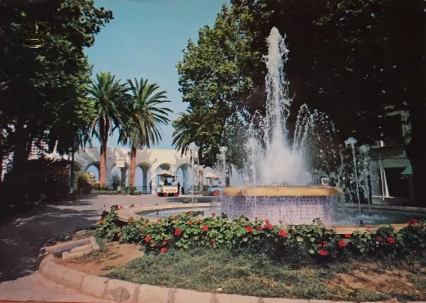 FUENTE DE LA IGLESIA DEL SALVADOR 1975